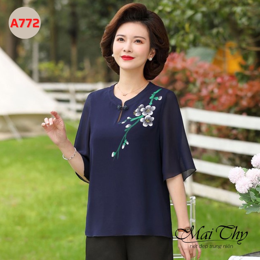 Ảnh Bộ Trung Niên Cho Mẹ MAI THY S771, Set Đồ Cho Mẹ Trung Niên Áo Cổ Tàu Thêu Hoa Mai Quần Thun Mát Mẻ | Thời Trang Nữ U50 3