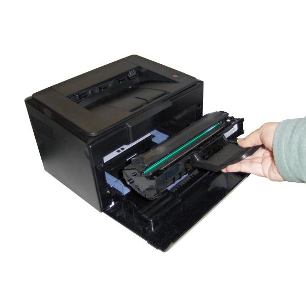 Закончился картридж в принтере. Картридж для лазерного принтера. Тонер для принтера. Мало тонера в принтере что это. Dcp-1612wr.