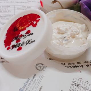 Mặt nạ tươi sữa và hoa hồng Handmade