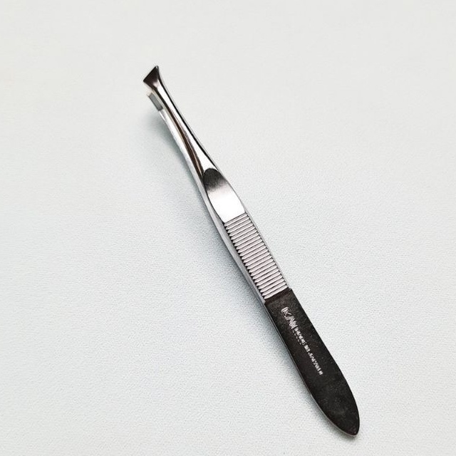 Nhíp Nhổ Lông Mày Bằng Thép Kai Tweezers 78132 - HL0401 (Màu Xanh)