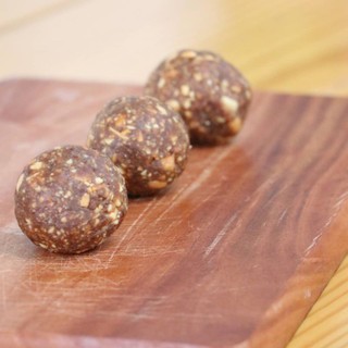 Bánh Năng Lượng Whey Protein 120g – Protein Energy Ball – Snack Tập Gym, Eat Clean, Không Đường