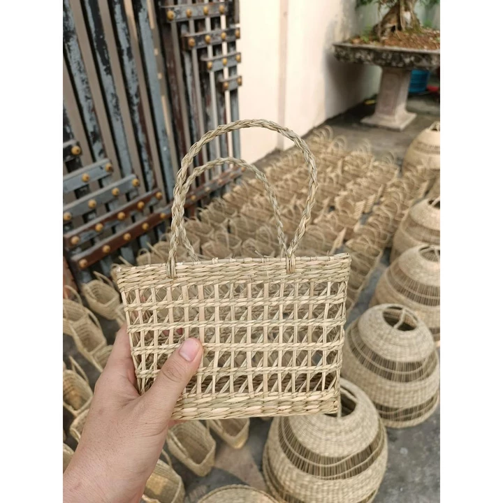 Women's Vintage Woven Straw Bag – Mini, for the Beach – 6