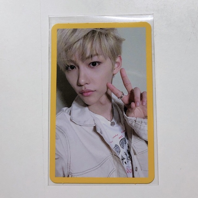 Stray Kids - Clé 2 : Yellow Wood (Special Album) [Clé 2 ver.] CD Photobook 3QR Photocards Official Folded Poster Double Side Extra Photocar