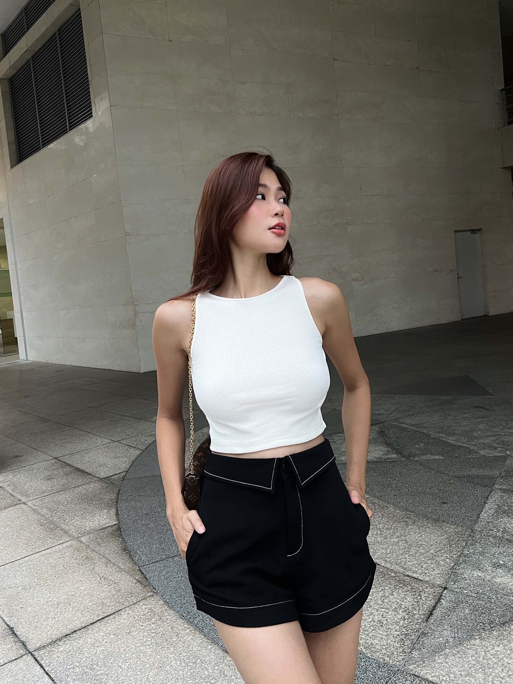 Mô tả Áo thun croptop nữ MARC FASHION 3 lỗ cổ thuyền FALH061722 - 2