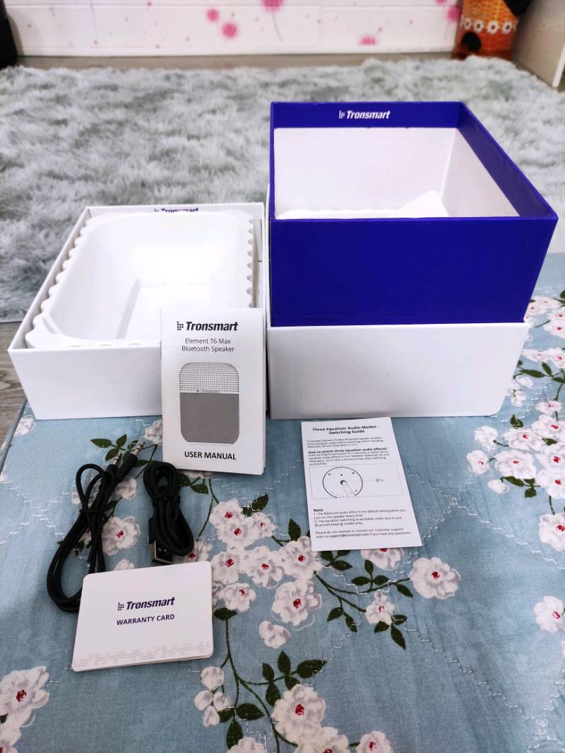 Loa Tronsmart Element T6 Max cùng phụ kiện