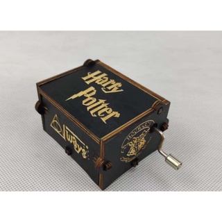 Hộp nhạc bằng gỗ khắc họa tiết chủ đề Harry Potter độc đáo