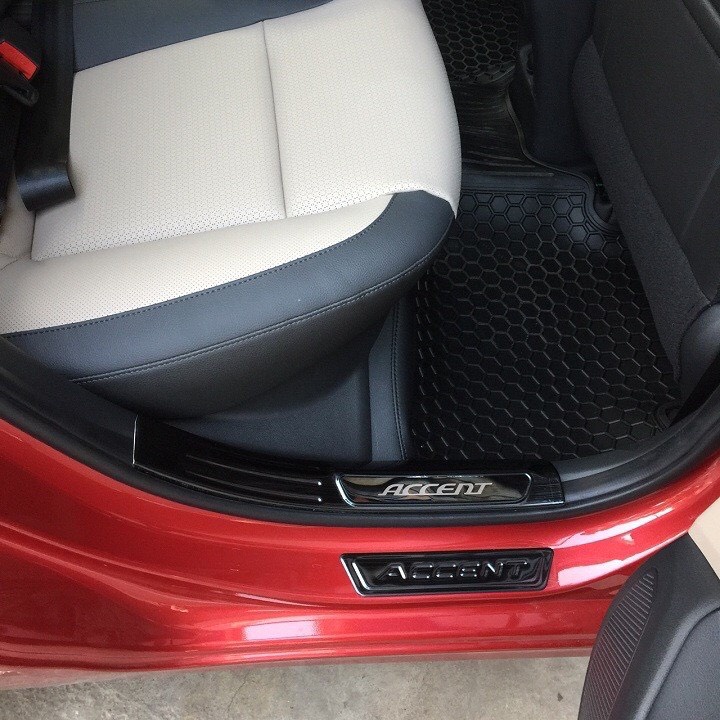 Ốp bậc cửa xe Hyundai Accent 2018 - 2022,Nep bươc chân Chất liệu Titan cao cấp. Mua ngay để được nhận quà