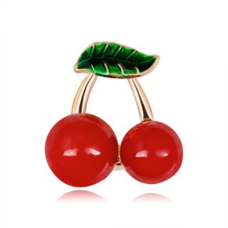 Cài áo trái cherry đỏ đậm