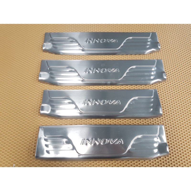 Ốp bậc cửa xe Toyota innova 2017 - 2021, nẹp bước chân INOX INNOVA, Chống trượt bảo vệ bậc cửa