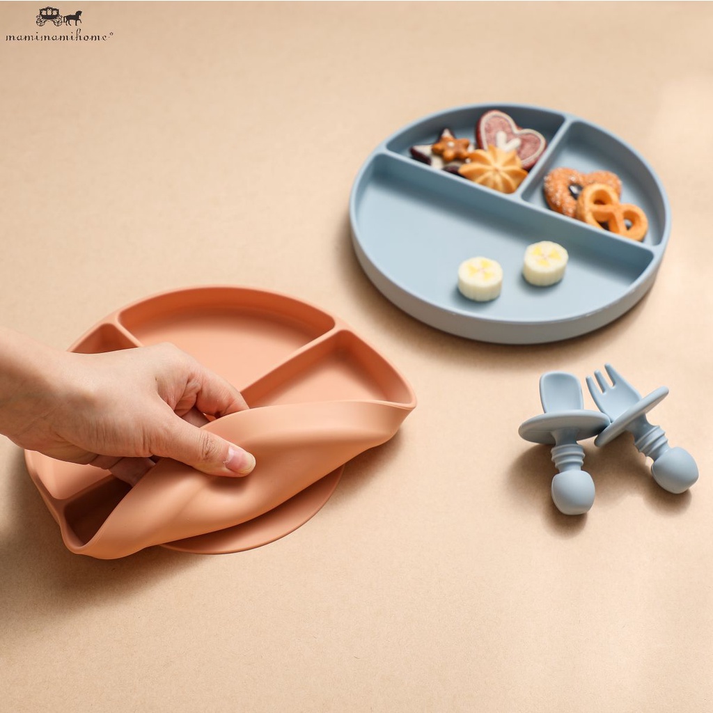 Set dụng cụ bàn ăn Mamimamihome gồm 3 món bằng silicon màu trơn không chứa BPA dùng giáo dục cho trẻ sơ sinh tập ăn