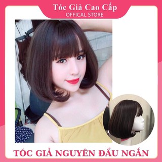 Tóc cúp ngang vai giả cao cấp sẽ giúp bạn thay đổi phong cách tuyệt vời chỉ với một nốt nhạc. Với tóc giả cúp ngang vai cao cấp, bạn sẽ có một mái tóc đầy đủ sức sống và phong cách để tự tin diện đến bất cứ đâu.