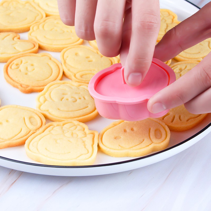 Set 6 Khuôn Cắt Bánh Quy Tạo Hình Cún Snoopy Dễ Thương