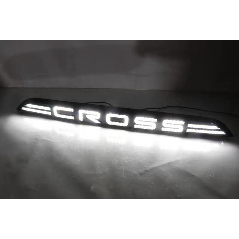 Đèn led tay cốp sau xe Toyota Cross 2020-2022, zin theo xe không độ chế. Mẫu mạ crom