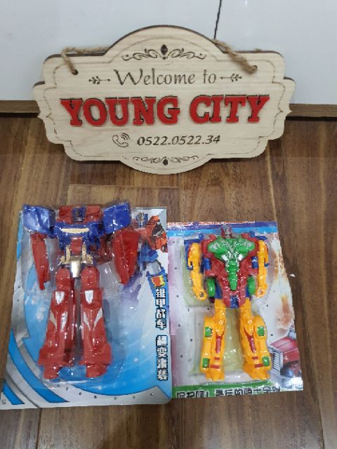 Đồ chơi robot / đồ chơi ô tô rô bốt biến hình mẫu mới nhất Youngcityshop
