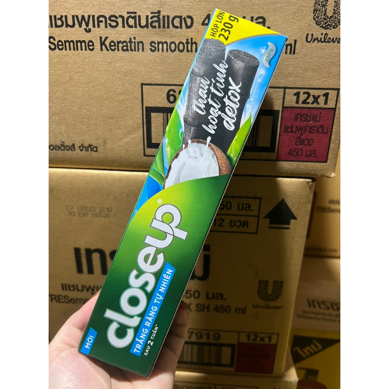 Kem đánh răng Closeup hộp lớn 230g