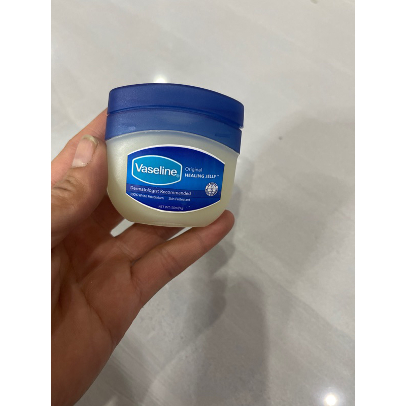 Sáp Dưỡng Ẩm Vaseline 49g của Mỹ
