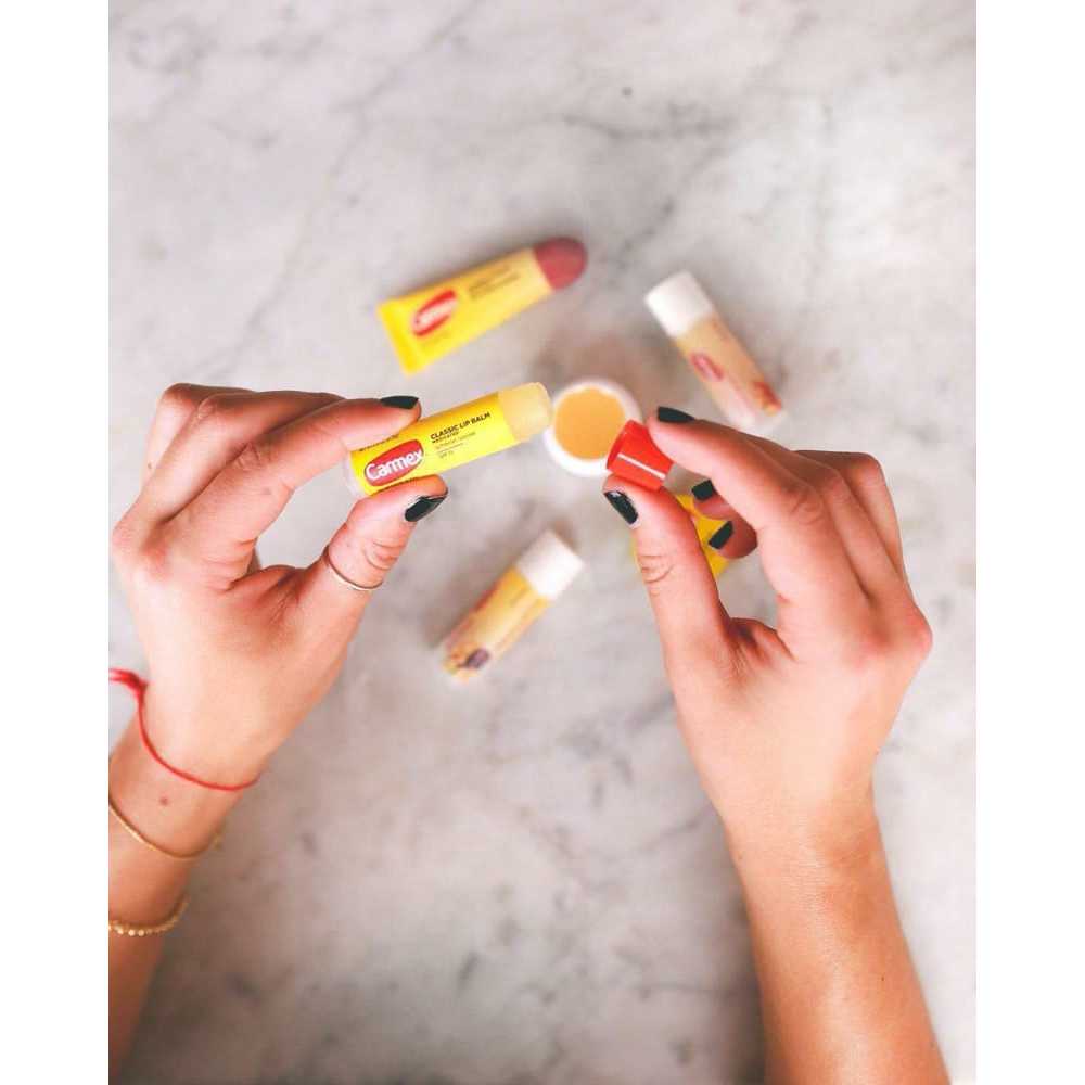 Son dưỡng môi carmex Lip Balm siêu cấp ẩm làm mềm môi, giảm nứt nẻ, chống nắng SPF15 [Đủ bill Mỹ]