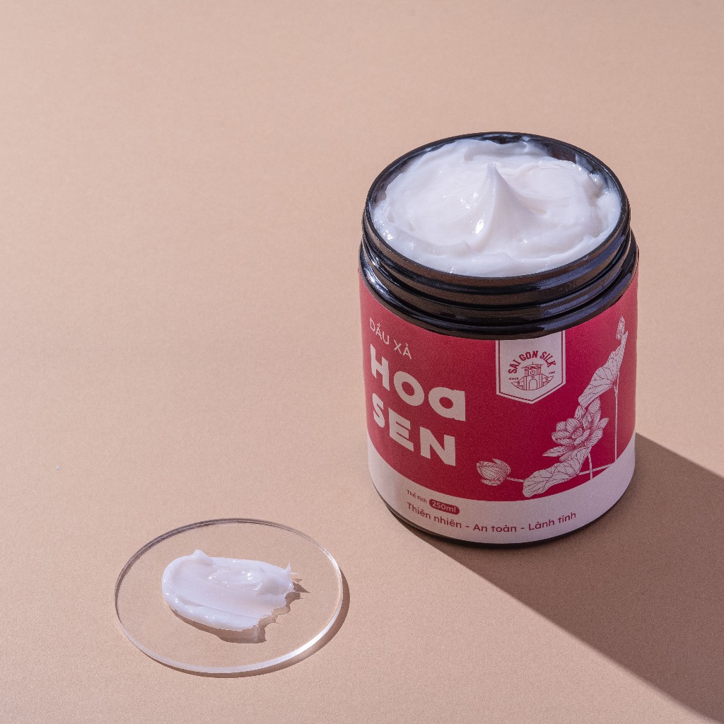 Dầu Xả Saigon Silk dưỡng tóc mềm mượt với hương hoa thiên nhiên 250ml