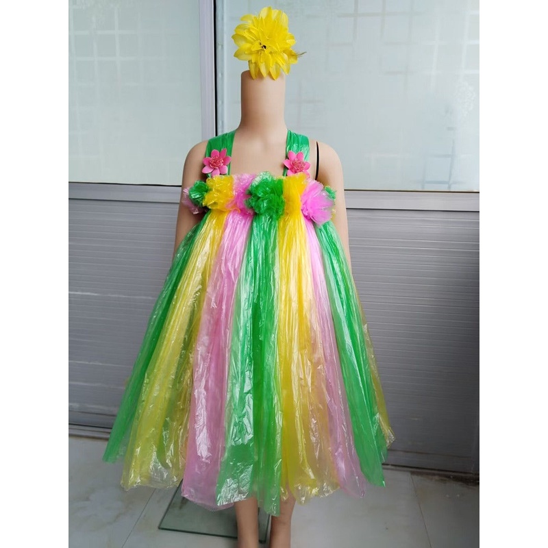 女儿童环保时装秀服装 创意走秀幼儿园手工制作塑料袋演出服亲子装Con gái Bảo vệ môi trường trẻ em Thời trang Vải thể hiện lối đi sáng tạo Mẫu giáo Handma