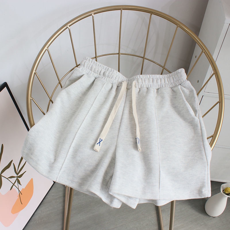 Quần short thể thao thêu thường ngày dành cho nữ Mùa hè Hàn Quốc Quần nóng tập thể dục dáng rộng mới