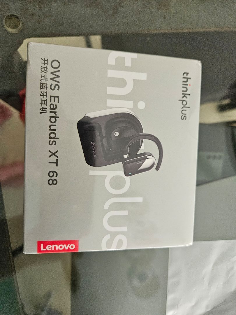 Thiết kế hở tai Lenovo XT68