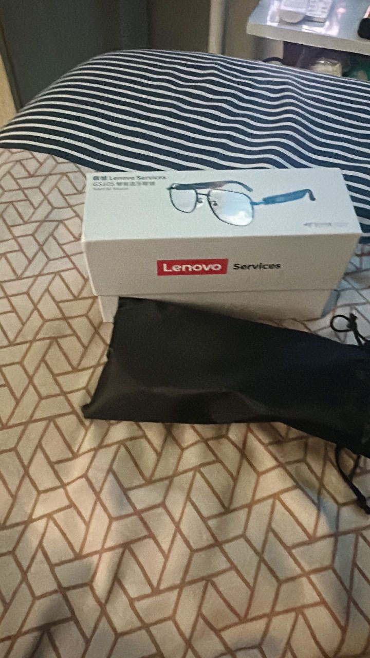 Kính thông minh Lenovo có loa mở kép