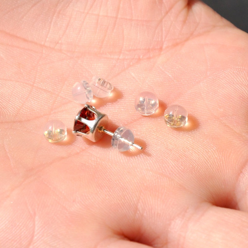 Chốt bông tai bạc bọc silicon (một đôi)