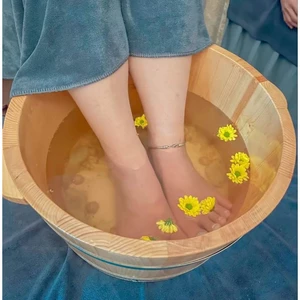 chậu gỗ ngâm chân có hạt