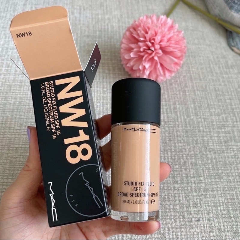 Kem nền MAC Studio Fix Fluid SPF 15 màu NW18 / NC25 / NC12 / NC13 /  |  Shopee Việt Nam