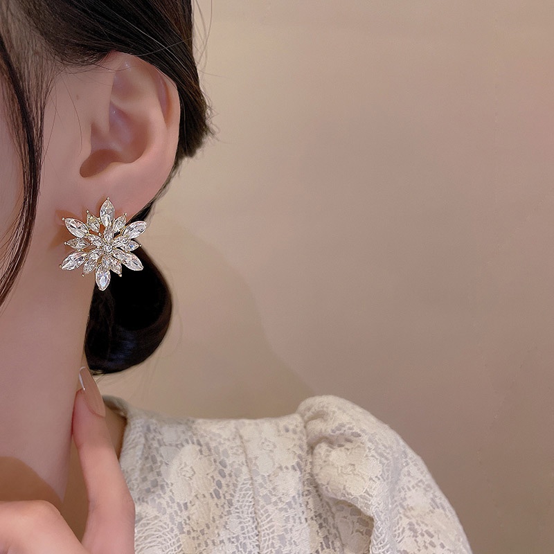 Bông Tai Mạ Bạc 925 Hình Bông Tuyết Đính Đá Dễ Thương