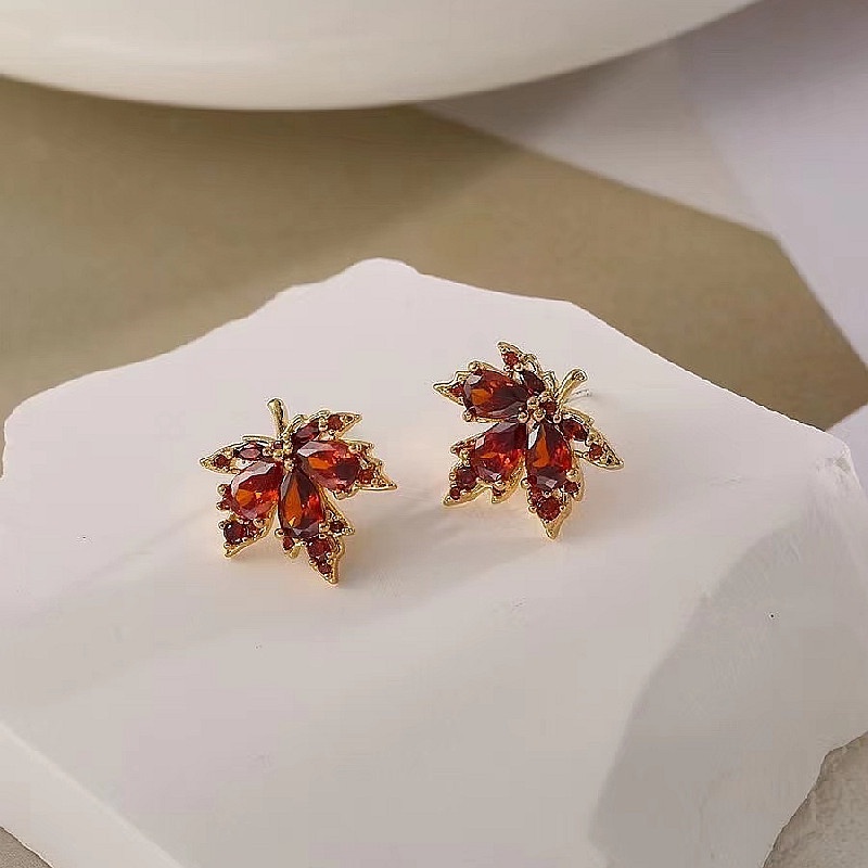 2022 Micro-Ind Full Diamond Red Zircon Bông tai lá phong đỏ | Shopee ...