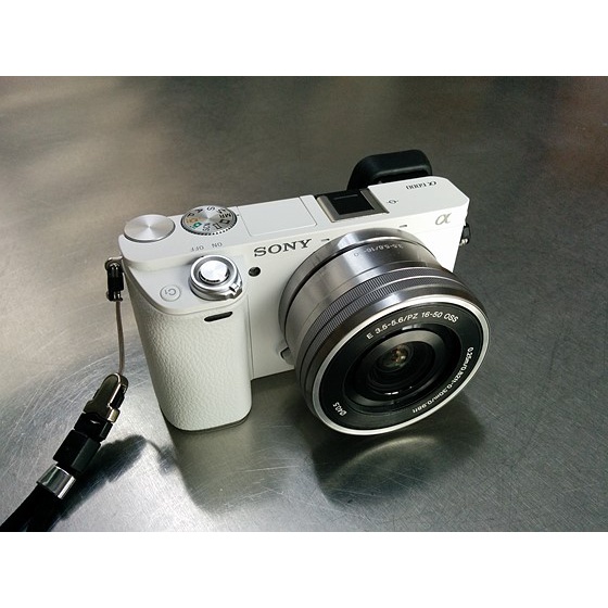 Máy ảnh Sony A6000 16-50mm Oss MP Wifi -- Mới 95