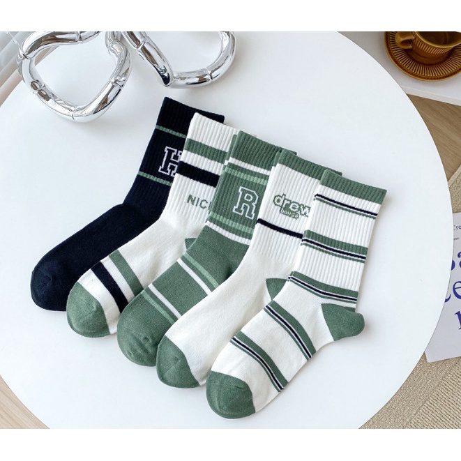 Vớ Tất chữ NICE, R cao cổ Nam Nữ phong cách trẻ trung, năng động.