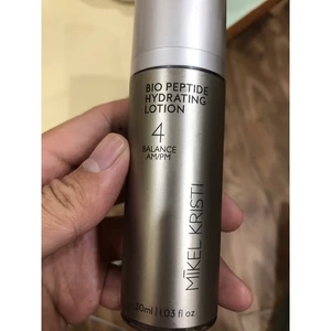 Mikel Kristi Bio Peptide Hydrating Lotion (30mL) Dưỡng Da Chuyên Nghiệp Tại Mikel Kristi Skincare, chúng tôi tự