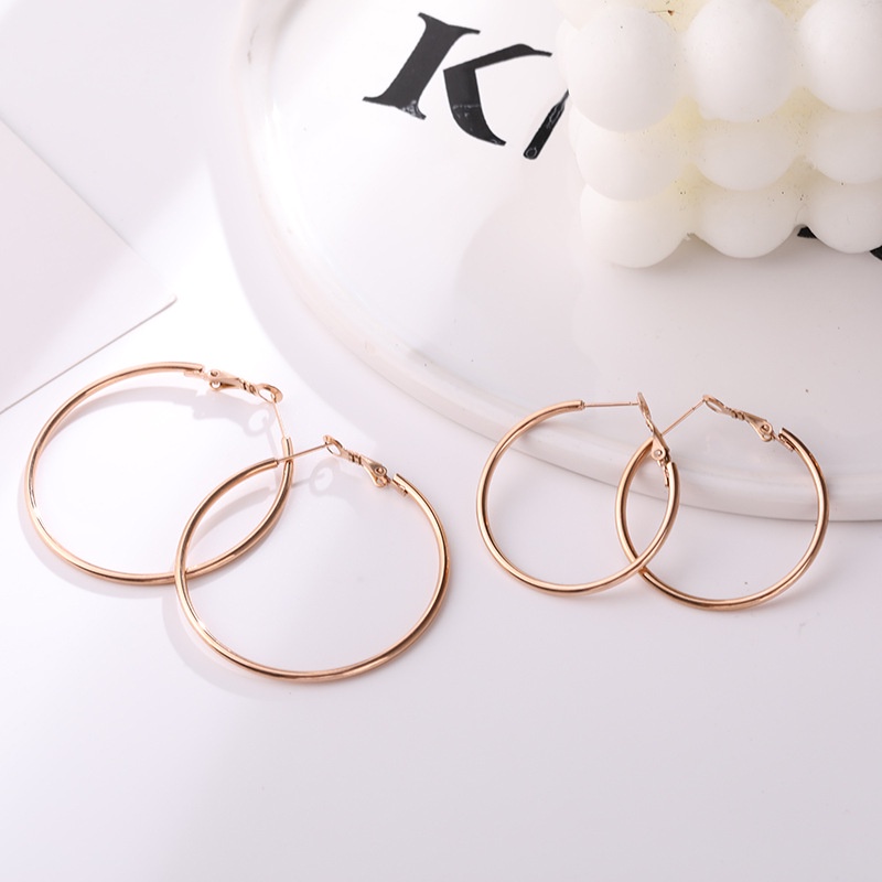 Bông tai titan kiểu tròn size lớn độ dày 2mm không gỉ