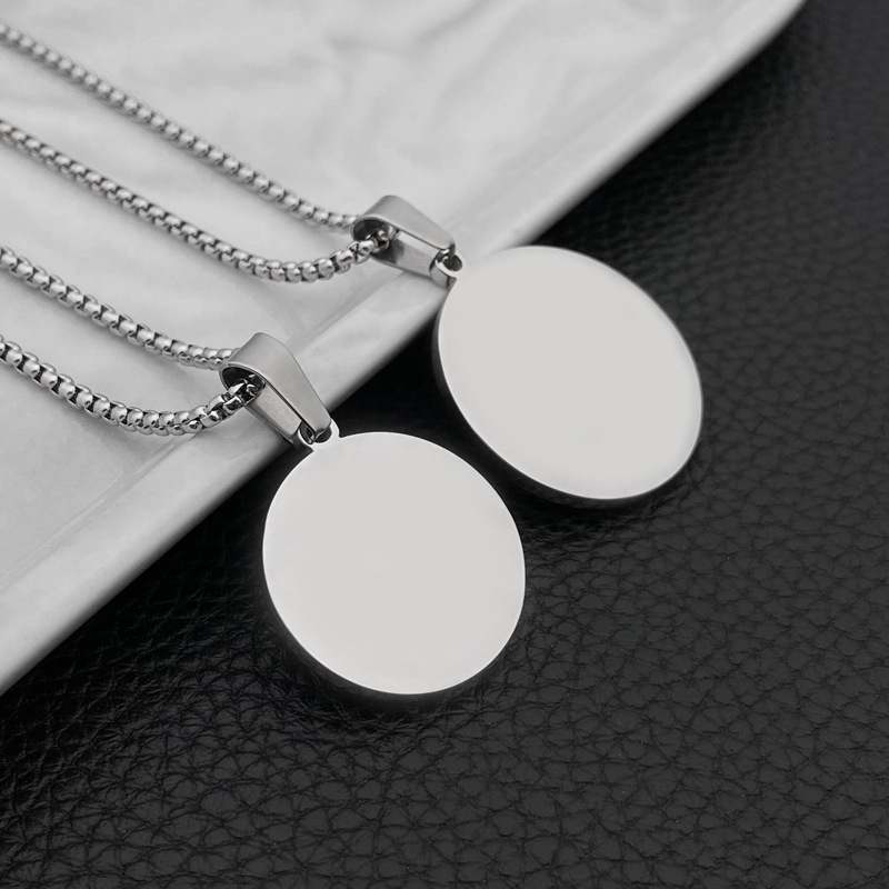 Mặt dây chuyền titan tròn có nhiều size khắc chữ hình theo yêu cầu ko gỉ CH01 BY ACCESSORIES
