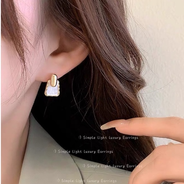 Bông tai ngọc trai và kim cương vintage - phụ kiện thời trang nữ