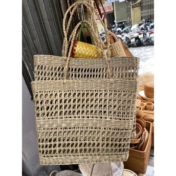 Women's Woven Straw Travel Bag