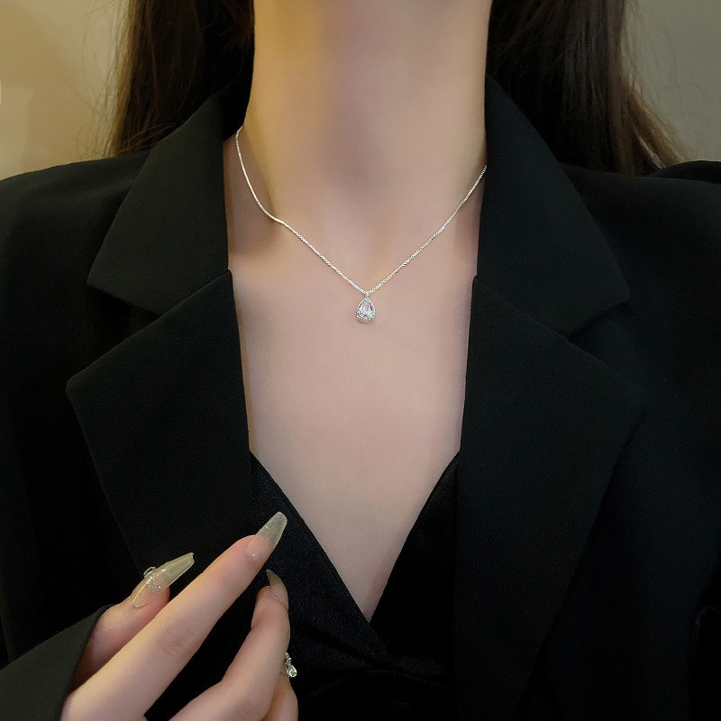Vòng cổ Thép Titan Đính Đá Zircon Hình Giọt Nước Sang Trọng Cho Nữ
