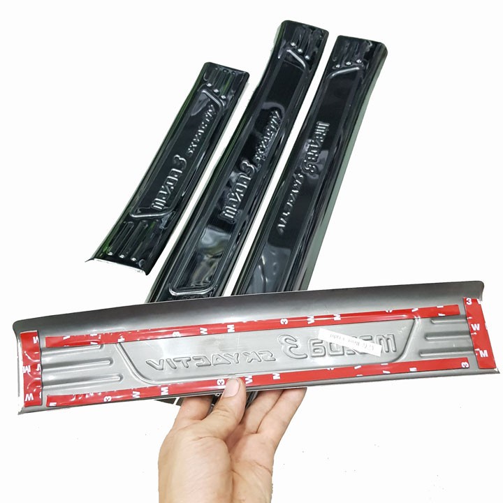 Ốp bậc cửa xe Mazda 3 2020-2023, Nẹp bước chân Chất liệu hợp kim Titan, Chống xước chống trơn