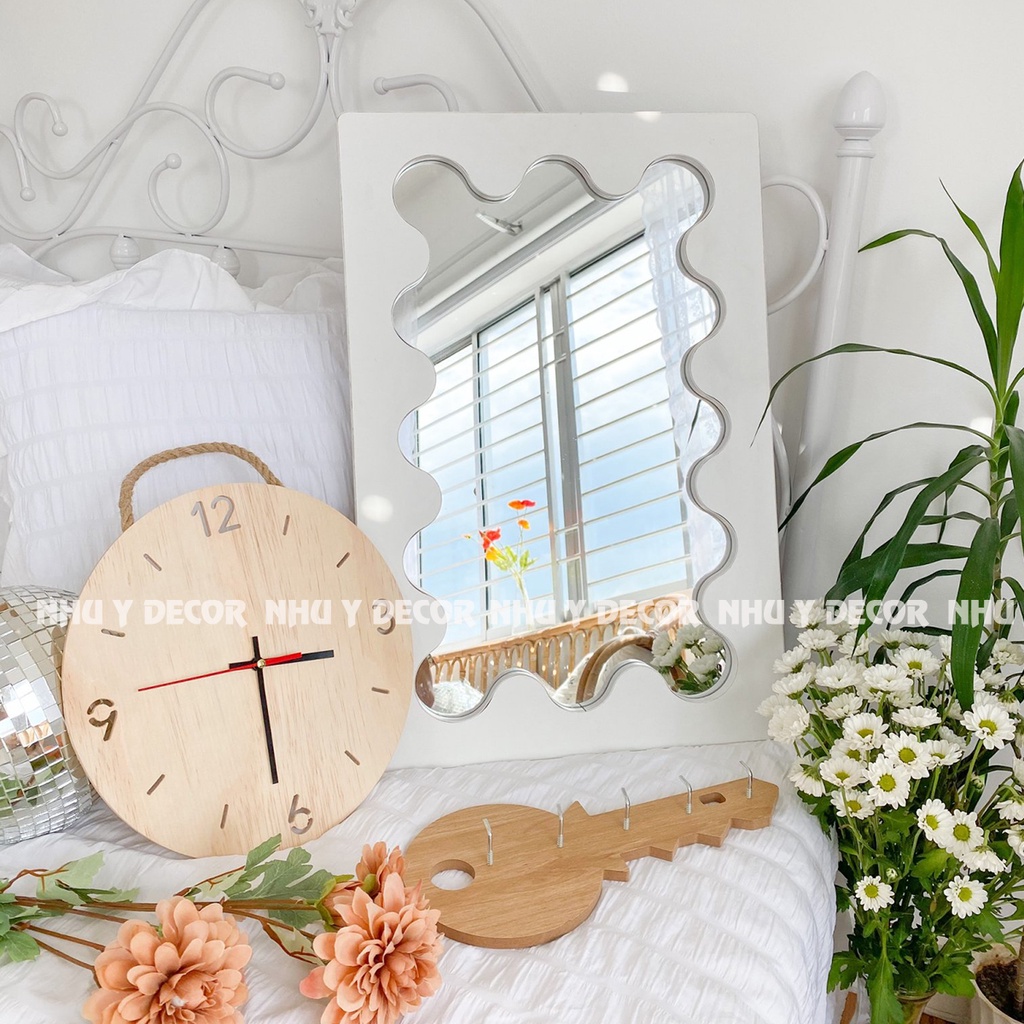 Gương lượn sóng Ngọc Trinh để bàn trang điểm kích thước 60x40, gương trang trí phòng, spa, shophouse cực kì sang trọng
