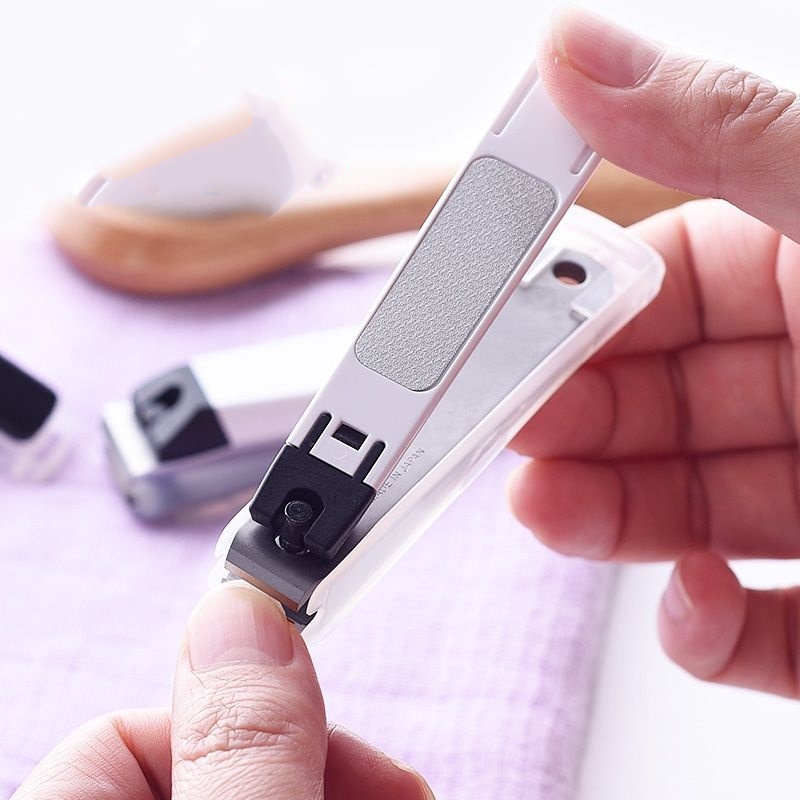 Bấm Móng Tay Kai Razor KE0108 - 37411 (Màu Trắng)