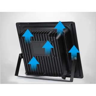 Đèn pha năng lượng mặt trời Vạn Năng Solar 60W
