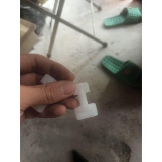 2 chốt nhựa sử dụng bắt khuôn chậu, khuôn xây dựng các loại nhựa abs