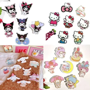 Ghim Cài Áo / Túi Xách Bằng Acrylic In Hoạt Hình Sanrio Hello Kitty Melody Kuromi Dễ Thương