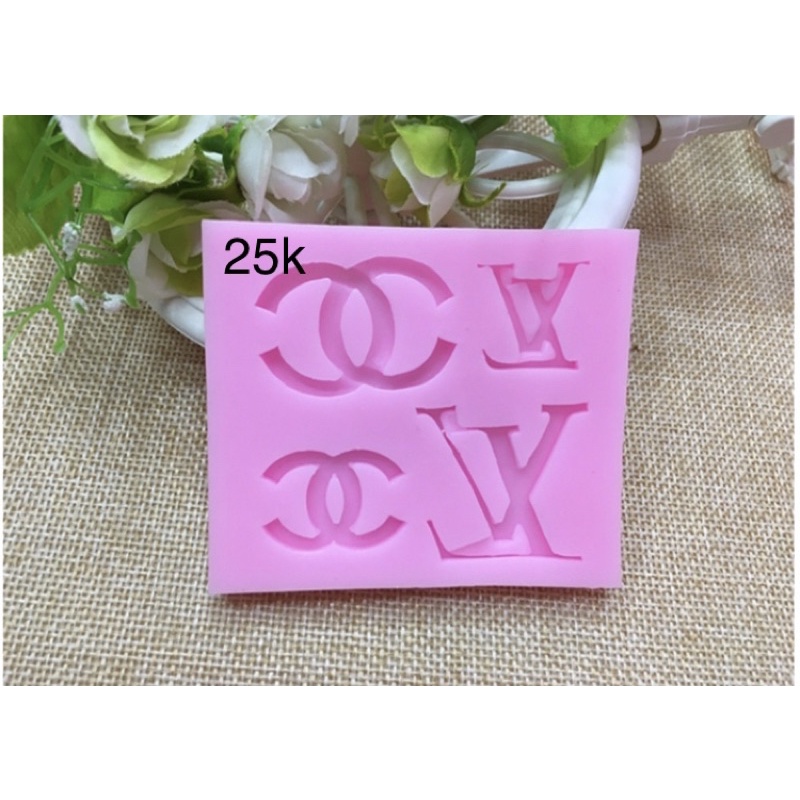 Khuôn silicon trang trí bánh chữ LV