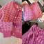Áo len nữ cardigan len dệt kim dày dáng ngắn sọc caro màu hồng thời trang hàng Quảng Châu cao cấp fizano
