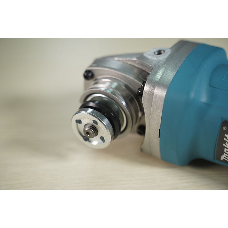 Máy mài góc Makita 9553B 710W (Công tắc đuôi)
