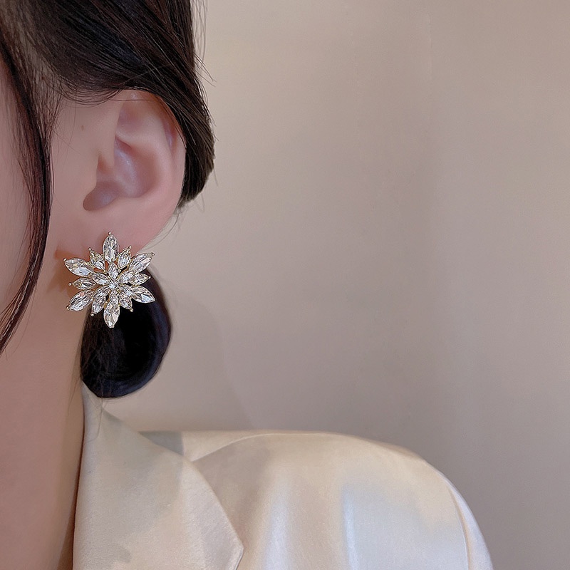 Bông Tai Mạ Bạc 925 Hình Bông Tuyết Đính Đá Dễ Thương