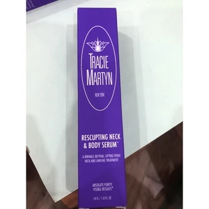 Resculpting® Neck and Body Serum - Tracie Martyn Được bào chế cho vùng cổ và vùng da mỏng manh, nơi mong muốn có thêm độ